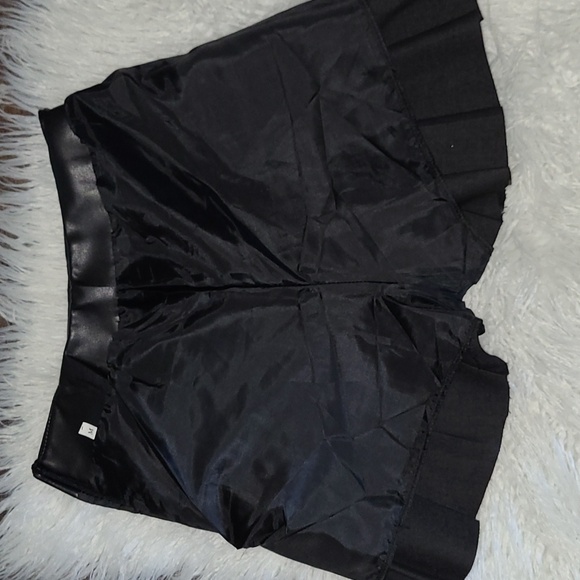 Leather skirt/ Black color /size M - Picture 7 of 8